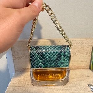 Marc Jacobs Decadence perfume